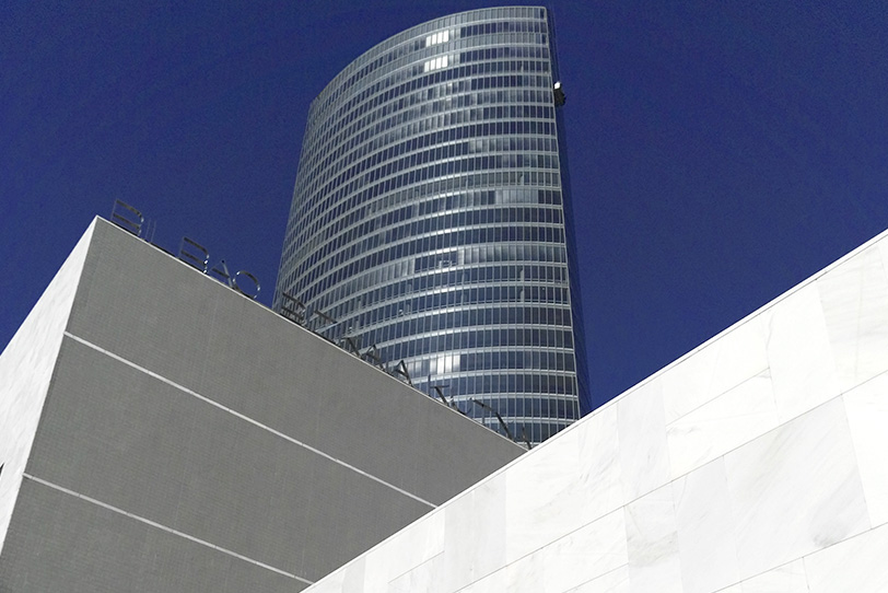 Dialoga Office in Bilbao and Bilbao Bizkaia Aretoa Building